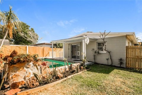 House in Saint Petersburg, Florida 3 bedrooms, 123.75 sq.m. № 1882981 - photo 16