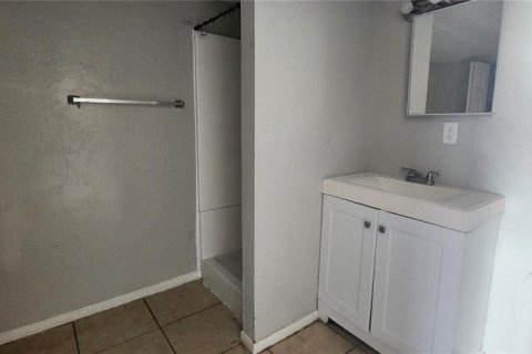 House in Lutz, Florida 3 bedrooms, 120.96 sq.m. № 2121106 - photo 21