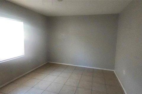 House in Lutz, Florida 3 bedrooms, 120.96 sq.m. № 2121106 - photo 19