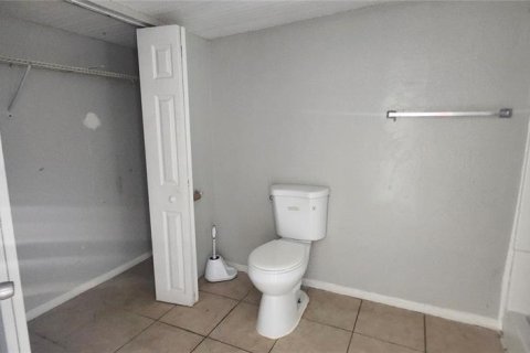 House in Lutz, Florida 3 bedrooms, 120.96 sq.m. № 2121106 - photo 20
