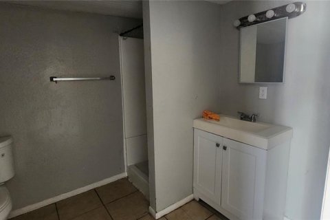 House in Lutz, Florida 3 bedrooms, 120.96 sq.m. № 2121106 - photo 28