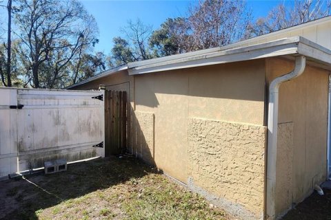 House in Lutz, Florida 3 bedrooms, 120.96 sq.m. № 2121106 - photo 29