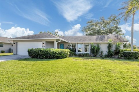 House in Venice, Florida 3 bedrooms, 155.7 sq.m. № 1733592 - photo 1