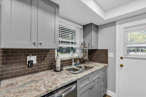 Купить кондоминиум в Клируотер, Флорида 5 комнат, 85.01м2, № 1801736 - фото 4