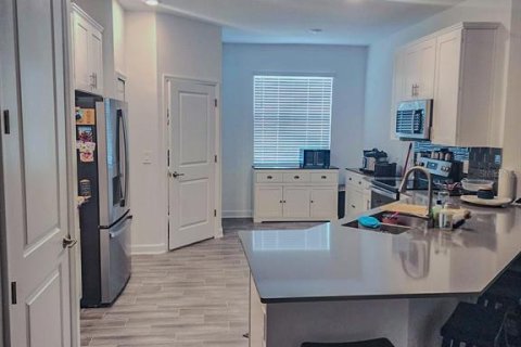 Villa ou maison à vendre à Kissimmee, Floride: 4 chambres, 198.16 m2 № 2148050 - photo 3