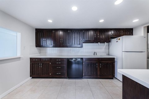 Condo in Dunedin, Florida, 2 bedrooms № 2429634 - photo 11