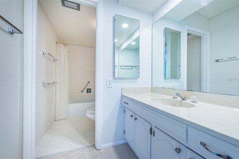 Condo in Dunedin, Florida, 2 bedrooms № 2429634 - photo 20