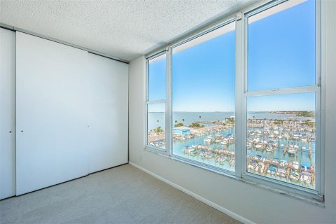 Condo in Dunedin, Florida, 2 bedrooms № 2429634 - photo 19