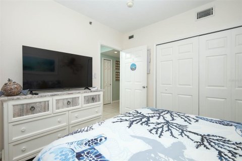 Condo in New Smyrna Beach, Florida, 3 bedrooms № 2228286 - photo 28