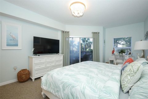 Condo in New Smyrna Beach, Florida, 3 bedrooms № 2228286 - photo 19