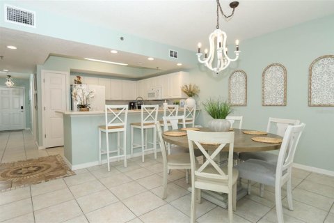Condo in New Smyrna Beach, Florida, 3 bedrooms № 2228286 - photo 4