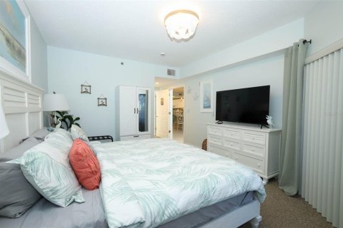 Condo in New Smyrna Beach, Florida, 3 bedrooms № 2228286 - photo 17