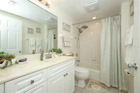 Condo in New Smyrna Beach, Florida, 3 bedrooms № 2228286 - photo 24
