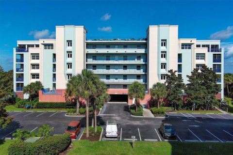 Condo in New Smyrna Beach, Florida, 3 bedrooms  № 2228286