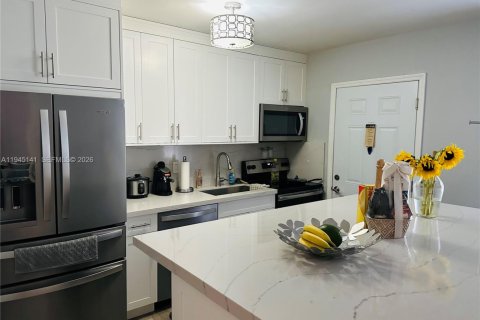 Casa en venta en Miami, Florida, 3 dormitorios, 93.83 m2 № 2002305 - foto 4