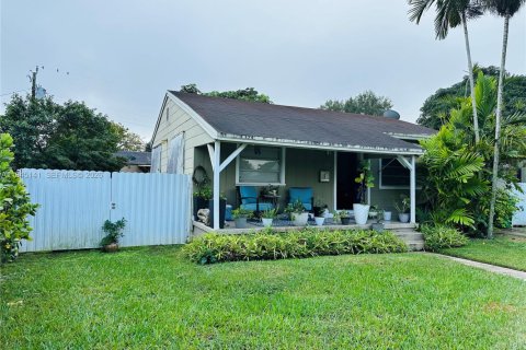 Casa en Miami, Florida 3 dormitorios, 93.83 m2 № 2002305