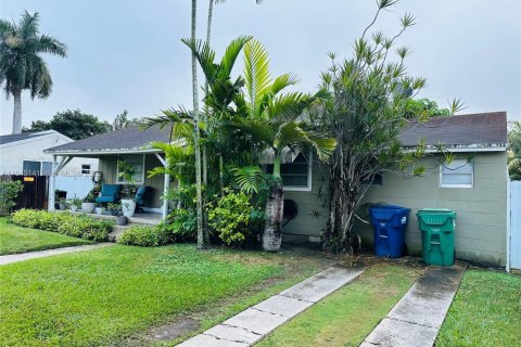 Casa en venta en Miami, Florida, 3 dormitorios, 93.83 m2 № 2002305 - foto 2