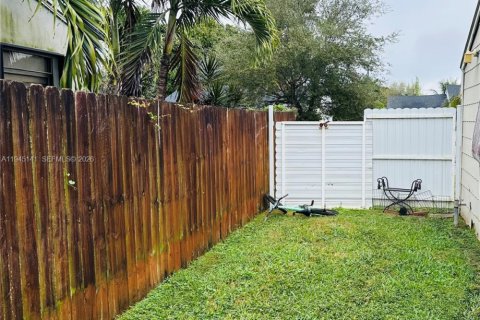 Casa en venta en Miami, Florida, 3 dormitorios, 93.83 m2 № 2002305 - foto 8