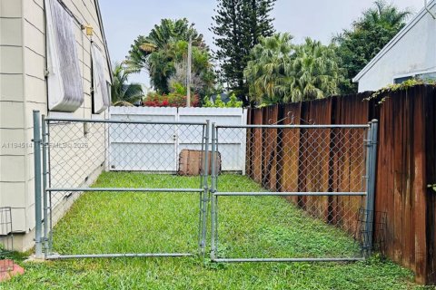 Casa en venta en Miami, Florida, 3 dormitorios, 93.83 m2 № 2002305 - foto 7