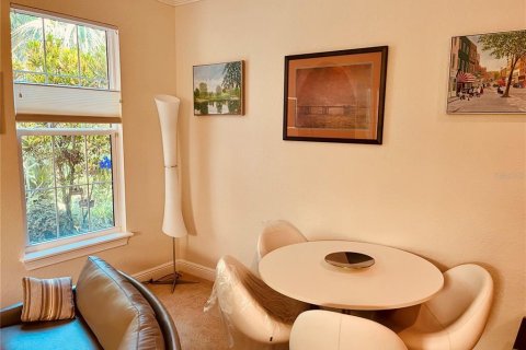 Townhouse in Saint Petersburg, Florida 3 bedrooms, 203.83 sq.m. № 1740536 - photo 11