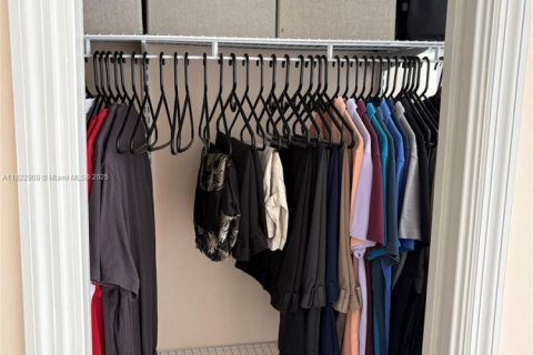 Condominio en venta en Hollywood, Florida, 1 dormitorio, 75.99 m2 № 1786907 - foto 9