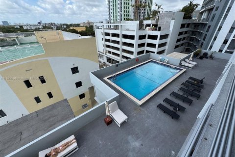 Condominio en venta en Hollywood, Florida, 1 dormitorio, 75.99 m2 № 1786907 - foto 6