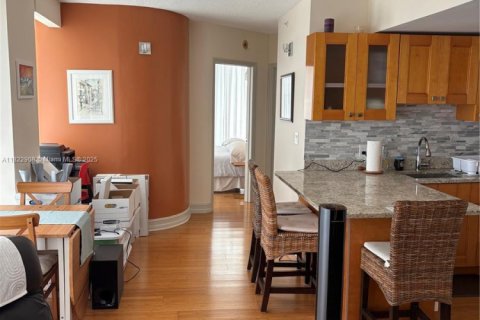 Condominio en venta en Hollywood, Florida, 1 dormitorio, 75.99 m2 № 1786907 - foto 8