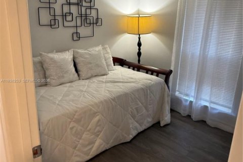 Купить кондоминиум в Палм-Бич-Гарденс, Флорида 2 спальни, 71.53м2, № 1996858 - фото 2