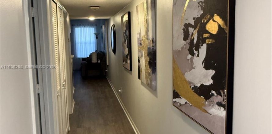 Кондоминиум с 2 спальнями в Палм-Бич-Гарденс, Флорида № 1996858