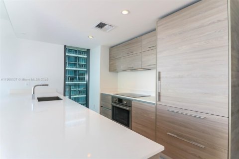 Condo in Miami, Florida, 3 bedrooms  № 1952633 - photo 10