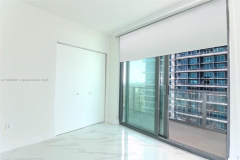 Condo in Miami, Florida, 3 bedrooms  № 1952633 - photo 7