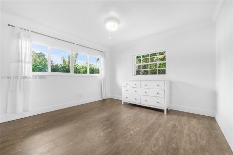 Villa ou maison à vendre à Miami, Floride: 4 chambres, 199.93 m2 № 1998669 - photo 16