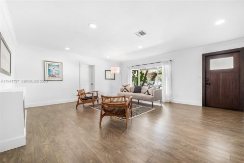 Villa ou maison à vendre à Miami, Floride: 4 chambres, 199.93 m2 № 1998669 - photo 6
