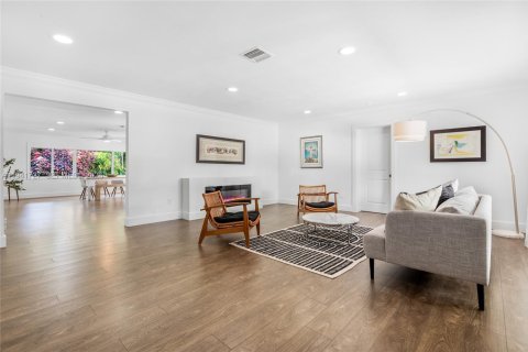 Villa ou maison à vendre à Miami, Floride: 4 chambres, 199.93 m2 № 1998669 - photo 4