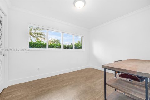 Villa ou maison à vendre à Miami, Floride: 4 chambres, 199.93 m2 № 1998669 - photo 14