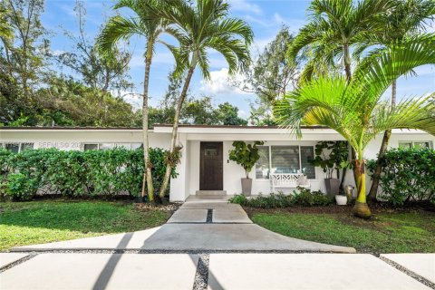 Villa ou maison à vendre à Miami, Floride: 4 chambres, 199.93 m2 № 1998669 - photo 3