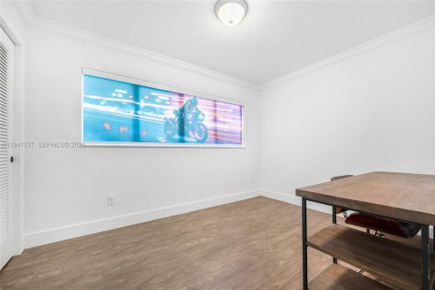 Villa ou maison à vendre à Miami, Floride: 4 chambres, 199.93 m2 № 1998669 - photo 13