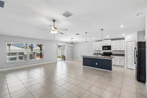 Villa ou maison à vendre à New Port Richey, Floride: 4 chambres, 179.86 m2 № 2330438 - photo 7