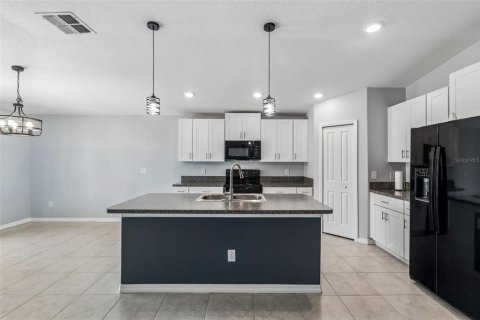 Villa ou maison à vendre à New Port Richey, Floride: 4 chambres, 179.86 m2 № 2330438 - photo 8