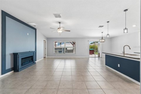 Villa ou maison à vendre à New Port Richey, Floride: 4 chambres, 179.86 m2 № 2330438 - photo 6