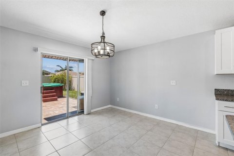 Villa ou maison à vendre à New Port Richey, Floride: 4 chambres, 179.86 m2 № 2330438 - photo 11
