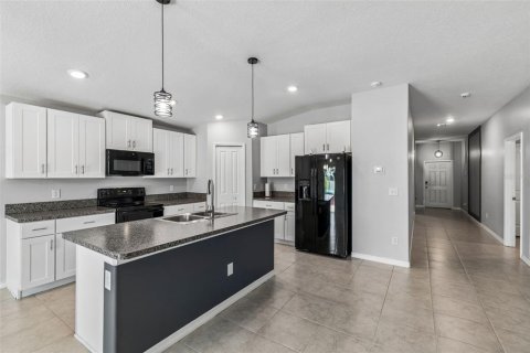 Villa ou maison à vendre à New Port Richey, Floride: 4 chambres, 179.86 m2 № 2330438 - photo 9