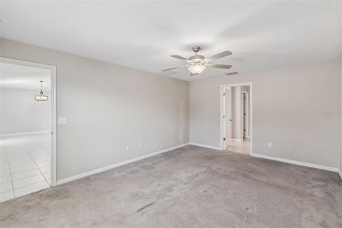 Villa ou maison à vendre à New Port Richey, Floride: 4 chambres, 179.86 m2 № 2330438 - photo 13