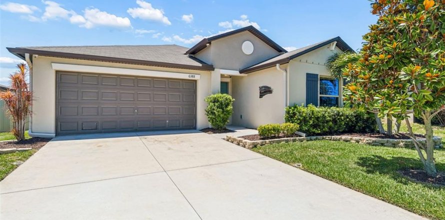 Villa ou maison à New Port Richey, Floride 4 chambres, 179.86 m2 № 2330438