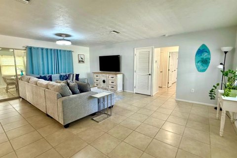 House in Bradenton, Florida 3 bedrooms, 190.73 sq.m. № 2259262 - photo 3