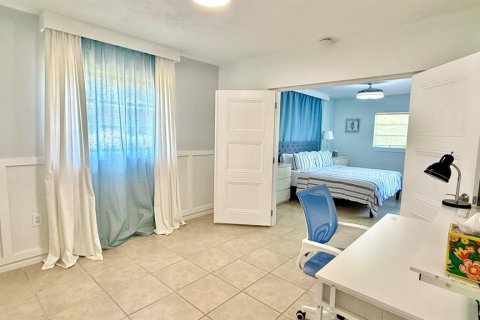 House in Bradenton, Florida 3 bedrooms, 190.73 sq.m. № 2259262 - photo 12