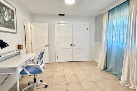 House in Bradenton, Florida 3 bedrooms, 190.73 sq.m. № 2259262 - photo 13