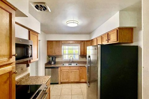 House in Bradenton, Florida 3 bedrooms, 190.73 sq.m. № 2259262 - photo 5