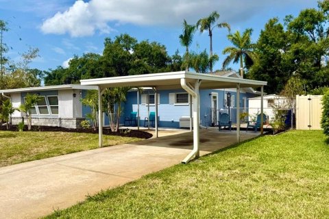 House in Bradenton, Florida 3 bedrooms, 190.73 sq.m. № 2259262
