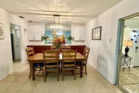 House in Bradenton, Florida 3 bedrooms, 190.73 sq.m. № 2259262 - photo 8